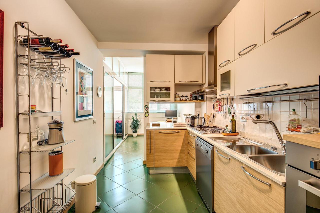 Terrazza Piccolomini: Elegant Apartment Stunning View Over Rome/St Peter'S Dome エクステリア 写真