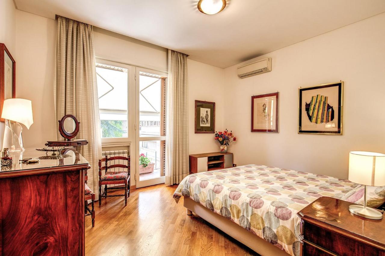 Terrazza Piccolomini: Elegant Apartment Stunning View Over Rome/St Peter'S Dome エクステリア 写真