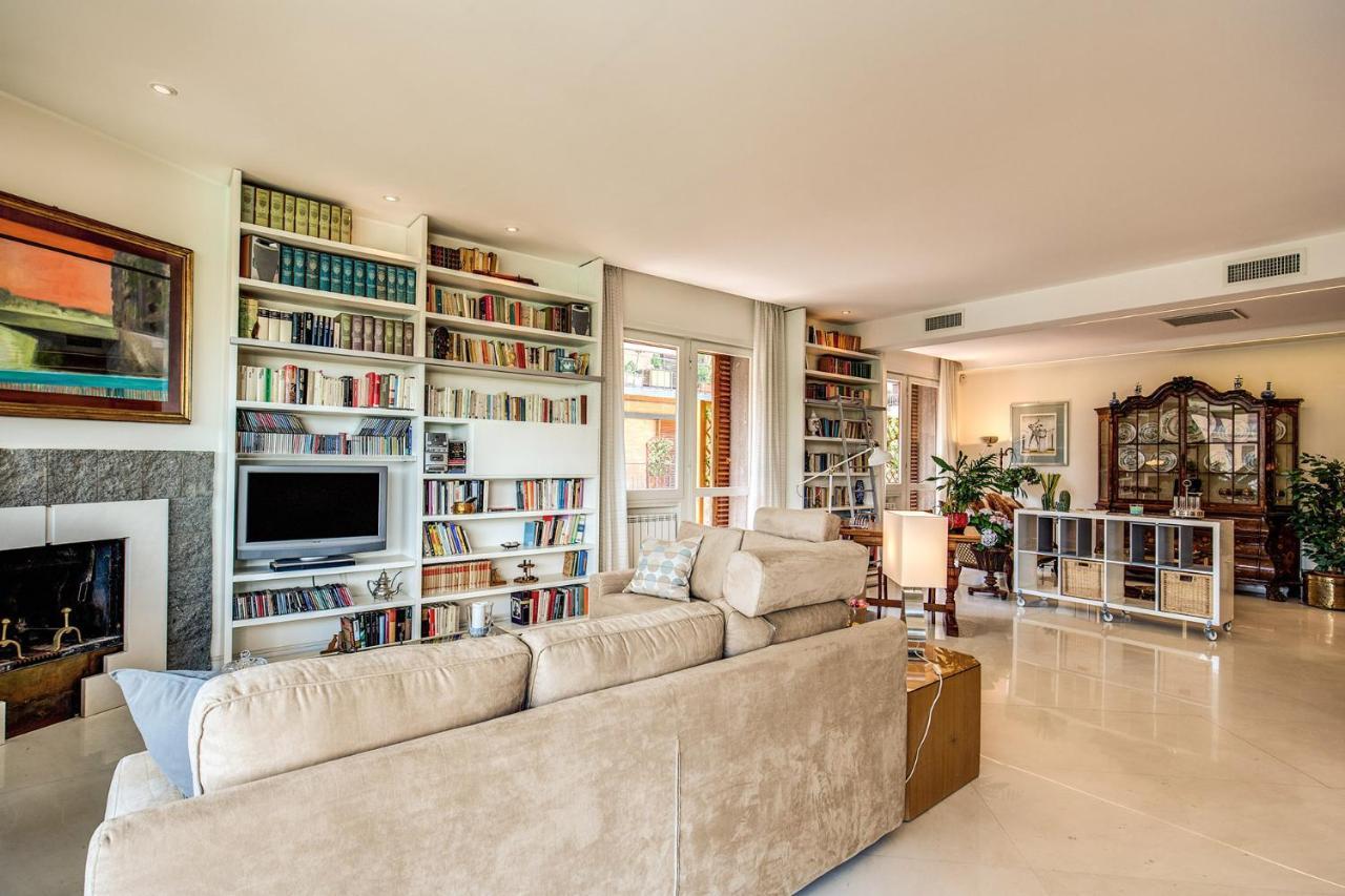 Terrazza Piccolomini: Elegant Apartment Stunning View Over Rome/St Peter'S Dome エクステリア 写真